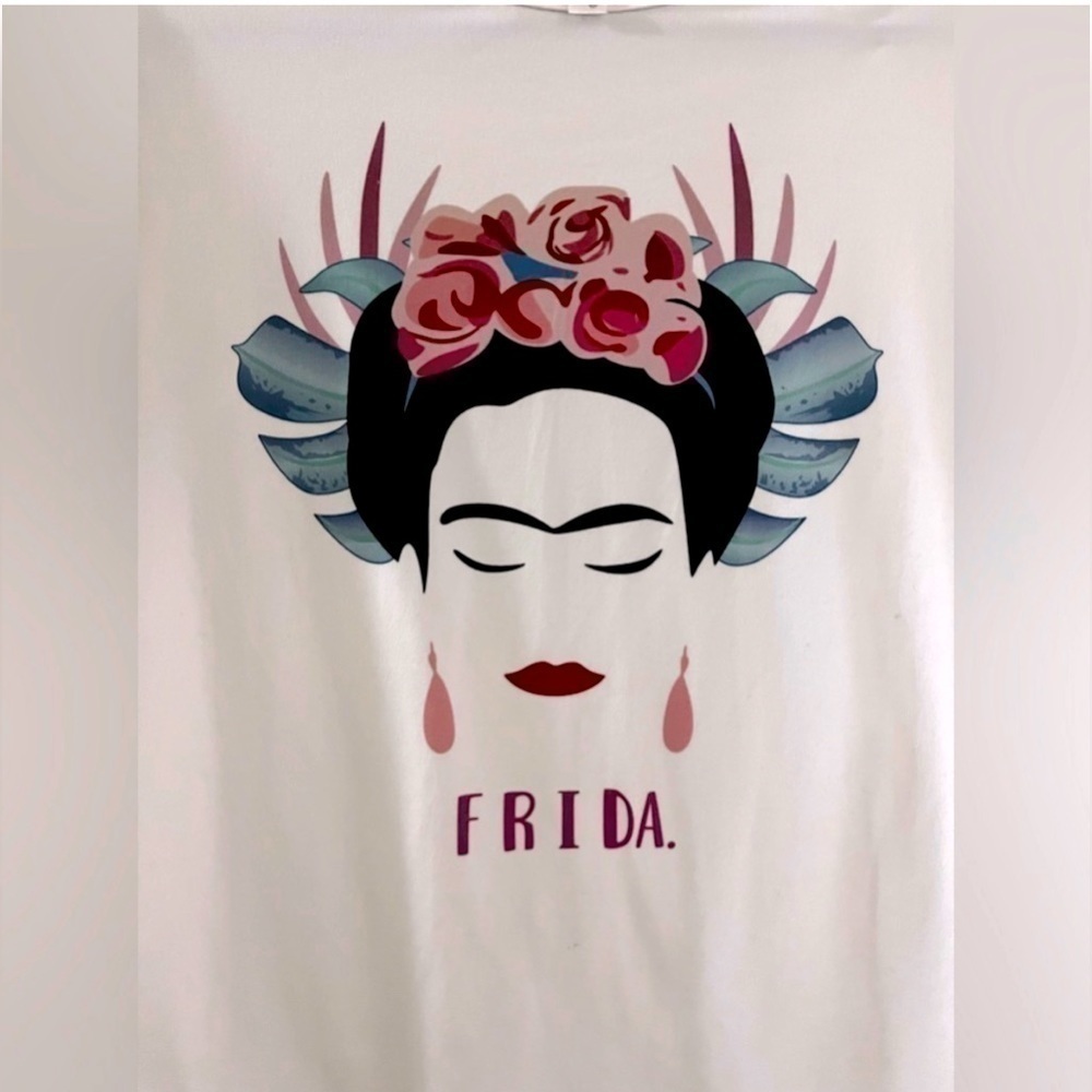 🖤FRIDA KHALO high quality T-shirt, women’s size small - super soft &  st…